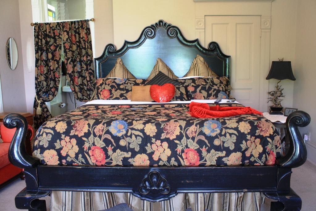 Angel'S Nest Bed & Breakfast Уедърфорд Стая снимка