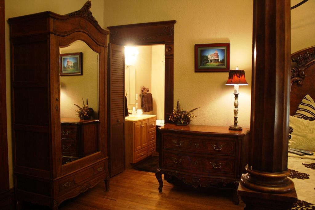 Angel'S Nest Bed & Breakfast Уедърфорд Стая снимка