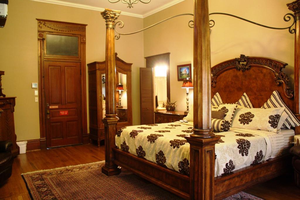 Angel'S Nest Bed & Breakfast Уедърфорд Стая снимка