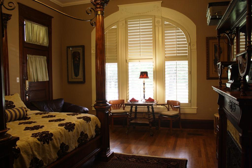 Angel'S Nest Bed & Breakfast Уедърфорд Стая снимка